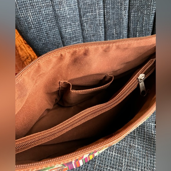 Unique Pattern Relic Shoulder Bag - Picture 5 of 5